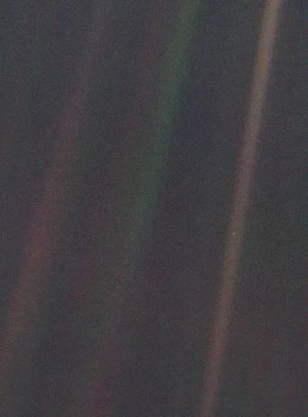 El Punto Azul Pálido